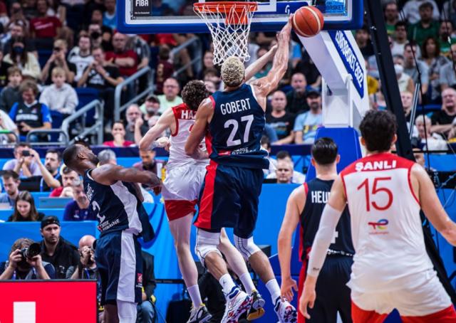 开云体育-【欧锦赛八强前瞻】波兰阻击东契奇 法国迎战意大利