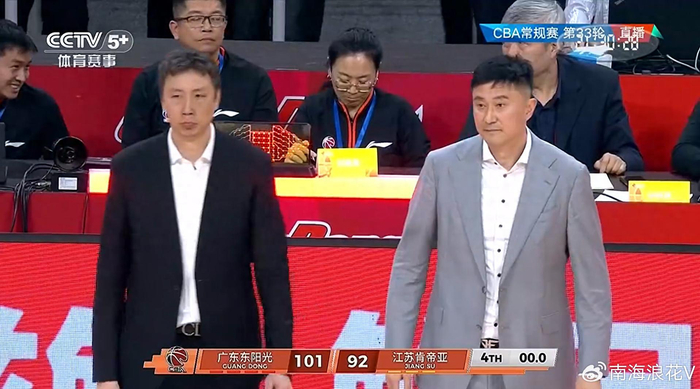 app下载-出乎意料！赛后江苏球星庞峥麟向杜锋鞠躬，球迷：人品球品都是顶级|广东队|江苏队|广东男篮|江苏中天|老六_新浪体育_新浪新闻