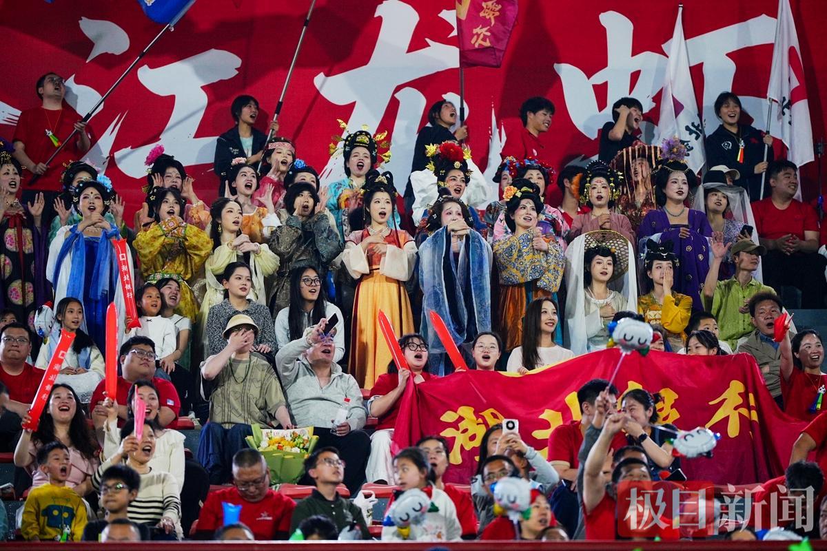 体育赛事-潜江赛场内外皆精彩：来看一场球，爱上一座城